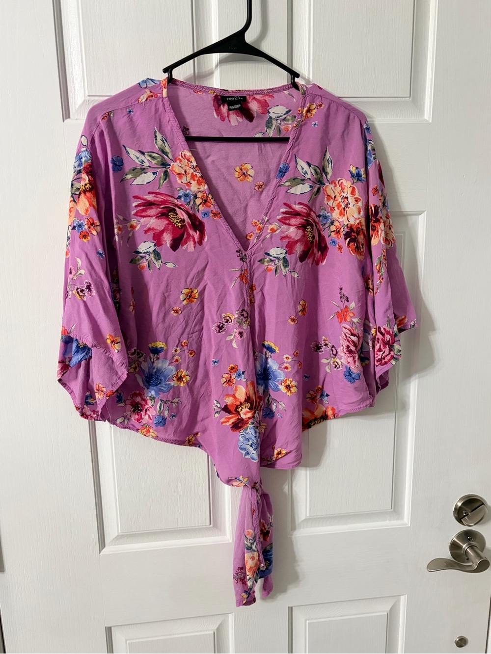 Rue 21 Floral Tie-Front V-Neck Women's Top - Lavender